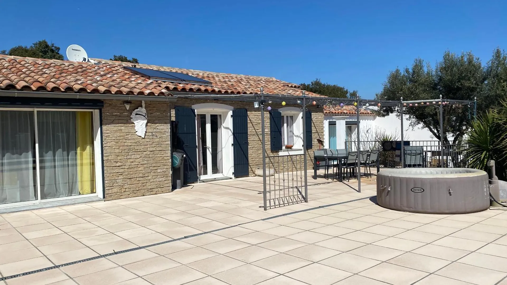 Holiday home Villa Avec Piscine Neoules