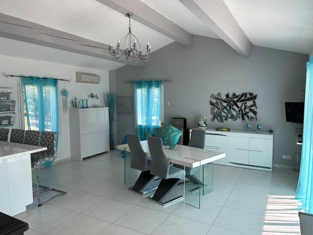 Villa Avec Piscine Neoules 0*,